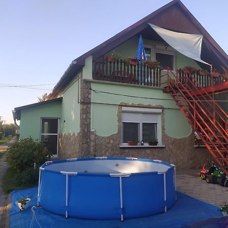 Вилла Etus Vendeghaz 2 Балатонфеньвеш Экстерьер фото